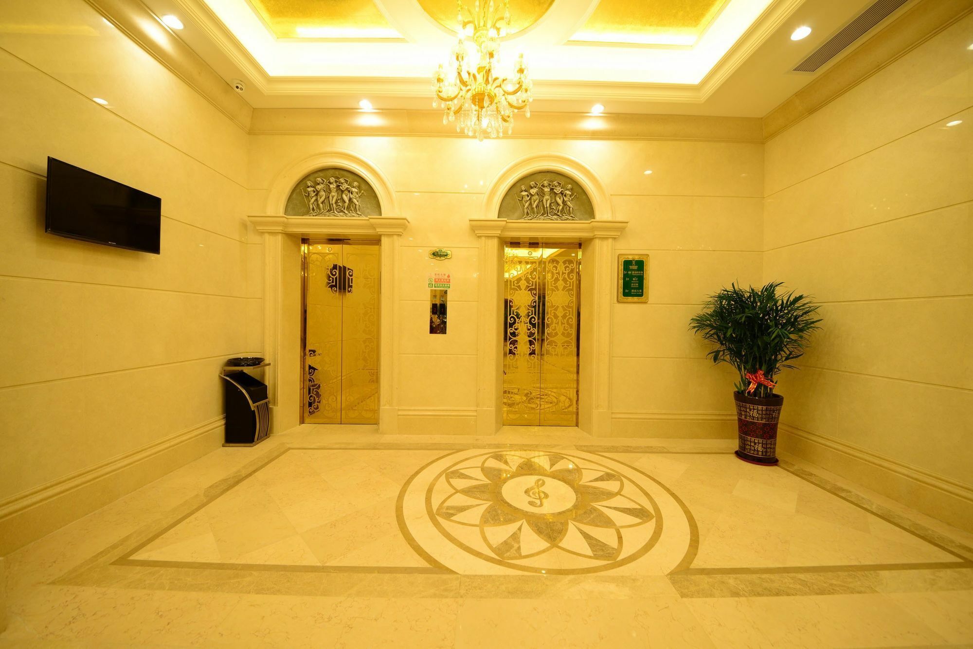 Vienna International Hotel Shajing Heyi Branch Shenzhen Exterior photo