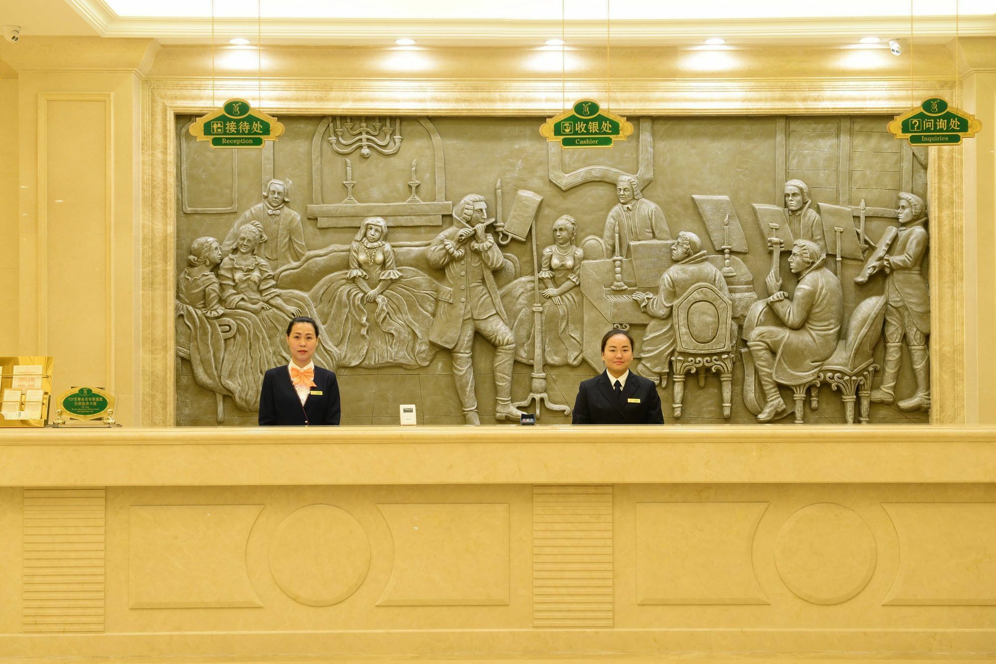 Vienna International Hotel Shajing Heyi Branch Shenzhen Exterior photo