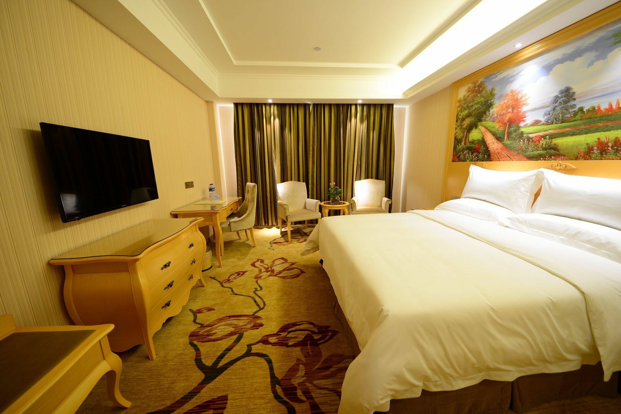 Vienna International Hotel Shajing Heyi Branch Shenzhen Exterior photo